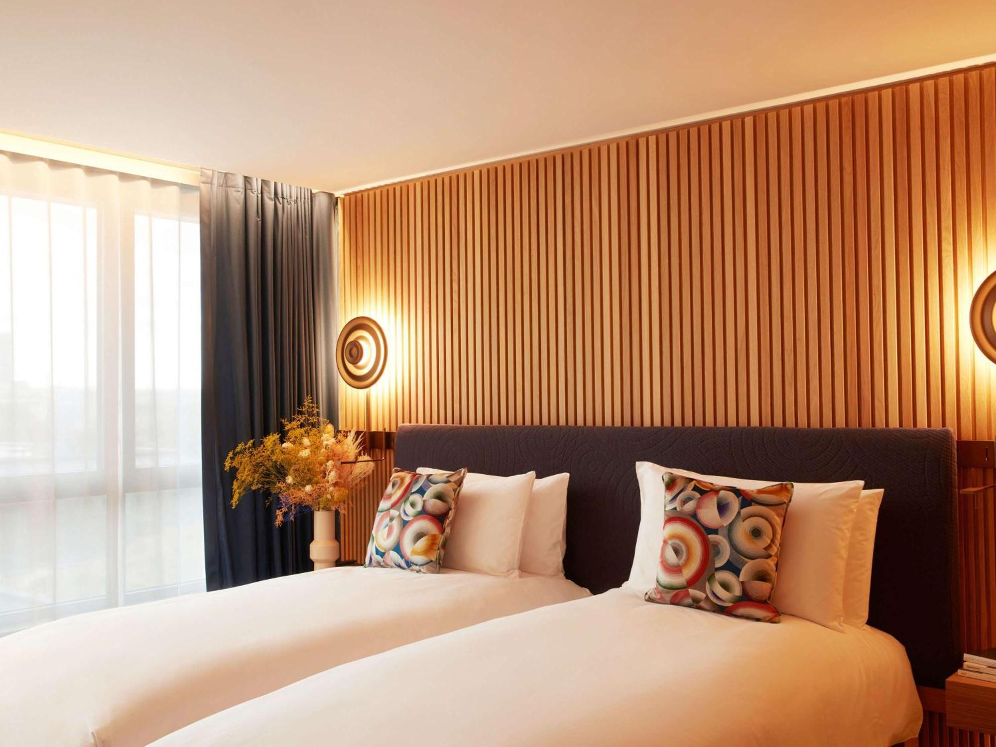 So/ Paris Hotel Luaran gambar A room at the hotel