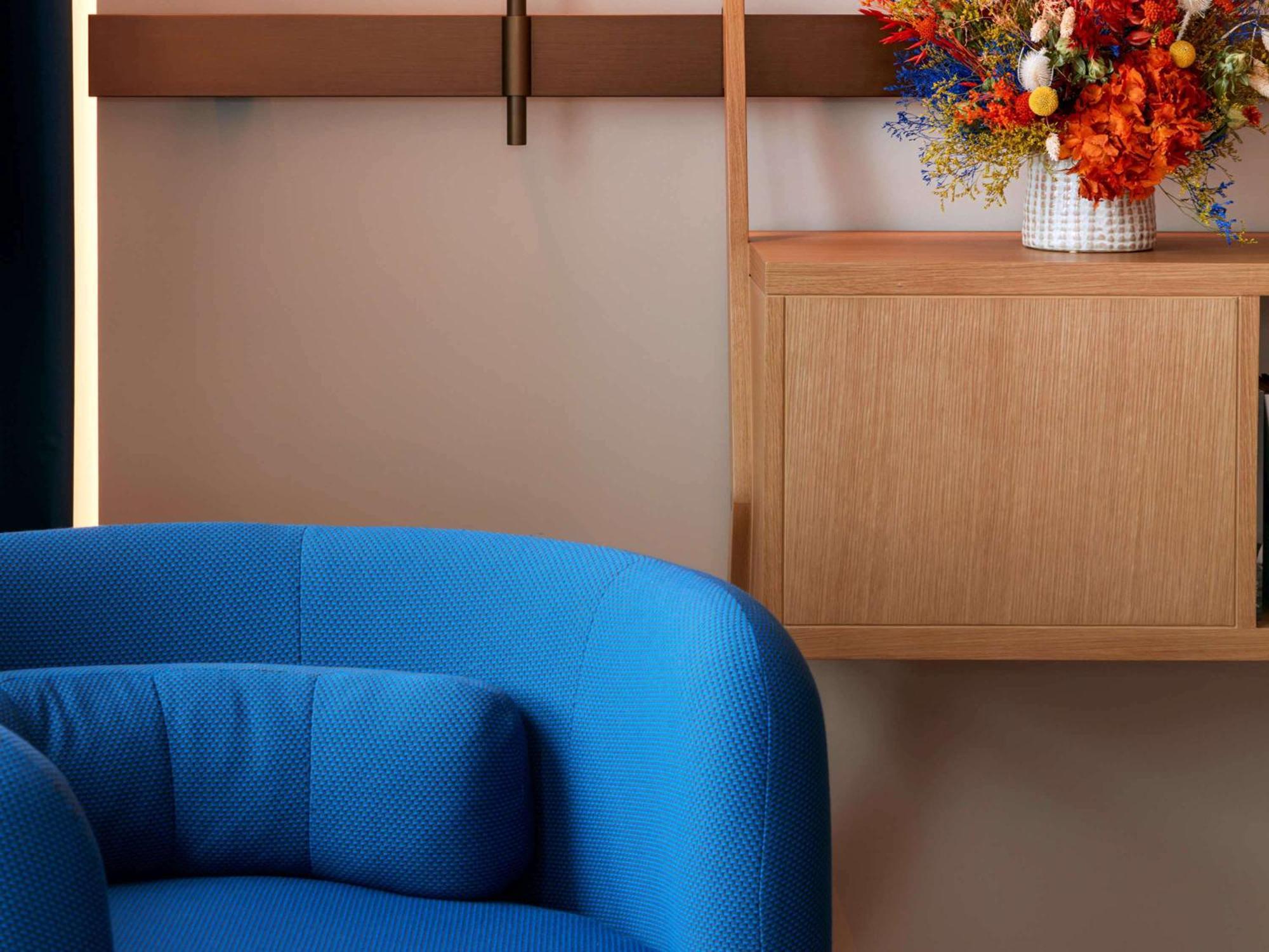 So/ Paris Hotel Luaran gambar Detail of the wall unit