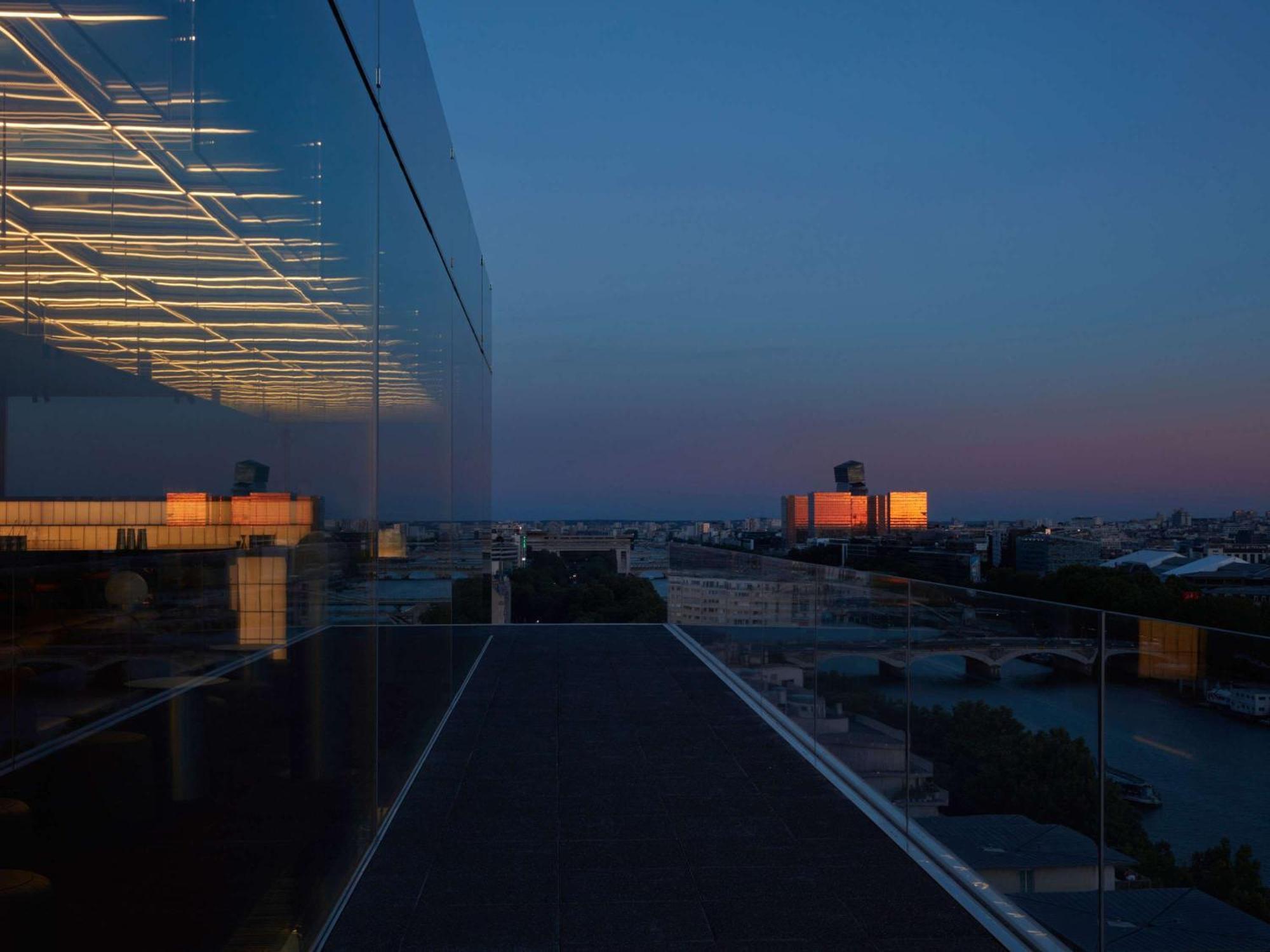 So/ Paris Hotel Luaran gambar View from the top of the building