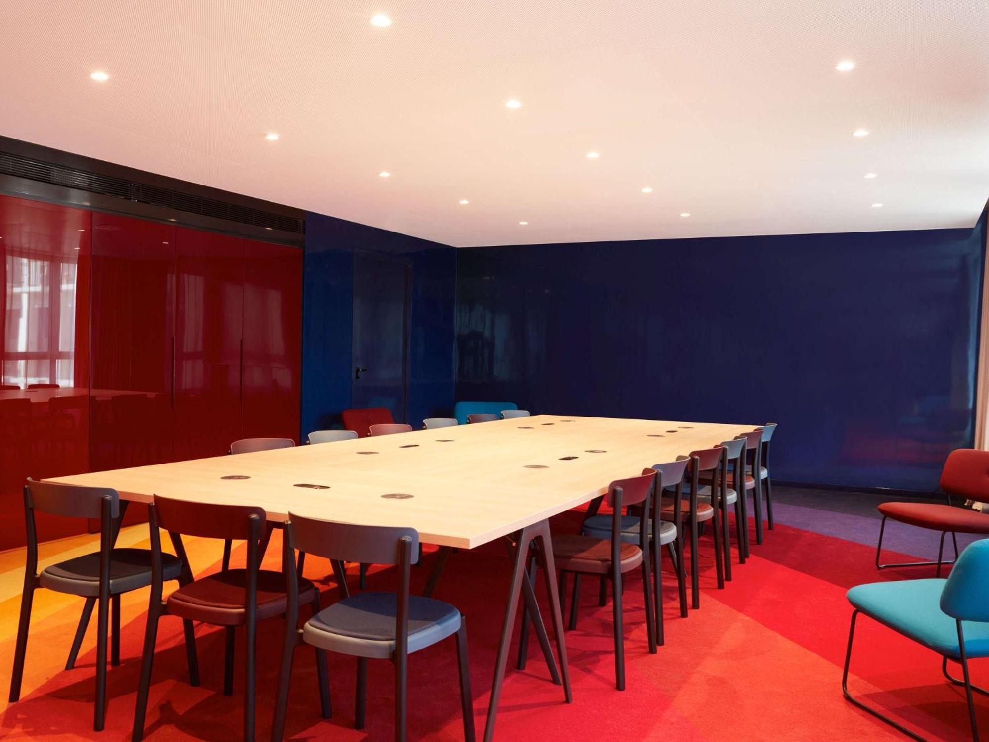So/ Paris Hotel Luaran gambar The boardroom at the Design Museum